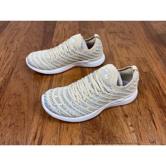 B62 APL Techloom Wave Sneakers Womens 8 Blue White Athletic Chic Sporty Comfort - Picture 2 of 8